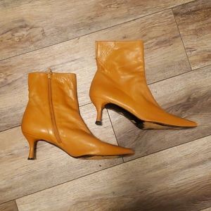 STUART WEITZMAN Leather Heeled Boots Great Condition.